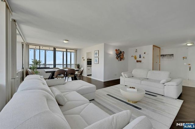 200 Winston Drive 2504, Cliffside Park, NJ 07010