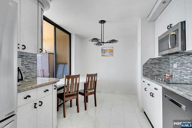 200 Winston Drive 2504, Cliffside Park, NJ 07010