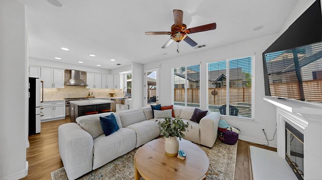 1267 Casual Ln, Turlock, CA 95382