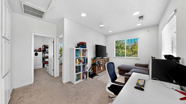 1267 Casual Ln, Turlock, CA 95382