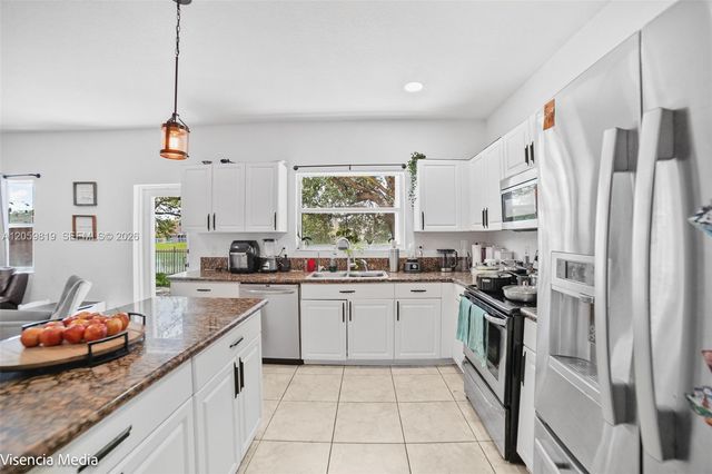 3160 NE 1st DR, Homestead, FL 33033