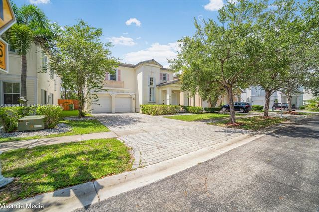 3160 NE 1st DR, Homestead, FL 33033