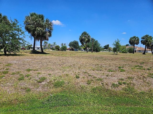 355 SPRING LAKE BOULEVARD NW, Port Charlotte, FL 33952