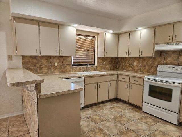 355 SPRING LAKE BOULEVARD NW, Port Charlotte, FL 33952