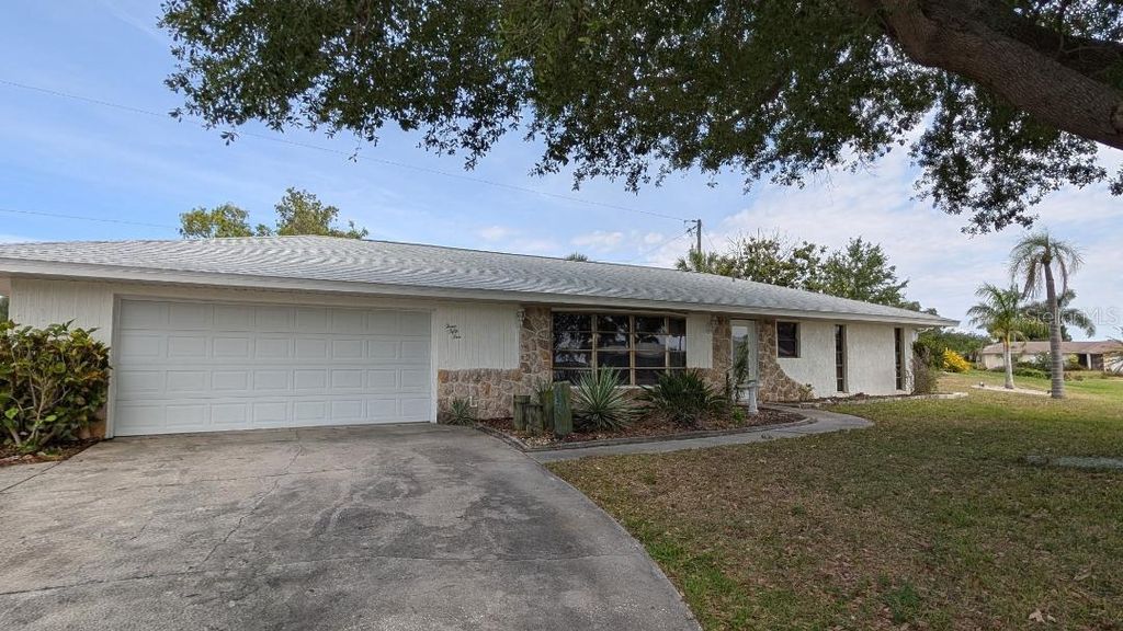 355 SPRING LAKE BOULEVARD NW, Port Charlotte, FL 33952