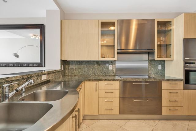 100 S Pointe Drive 1703, Miami Beach, FL 33139