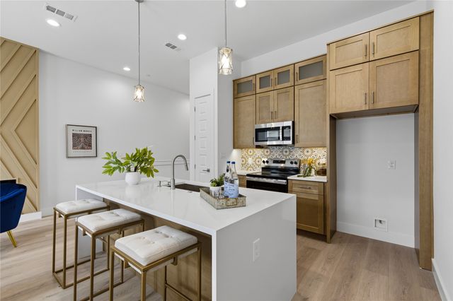 2925 Spruce Valley Lane 306, Dallas, TX 75233