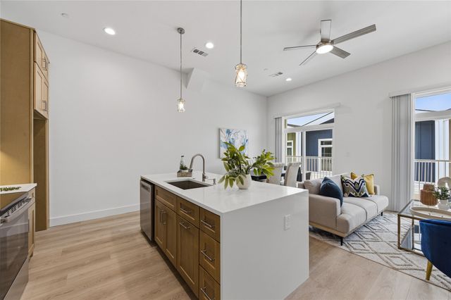 2925 Spruce Valley Lane 306, Dallas, TX 75233