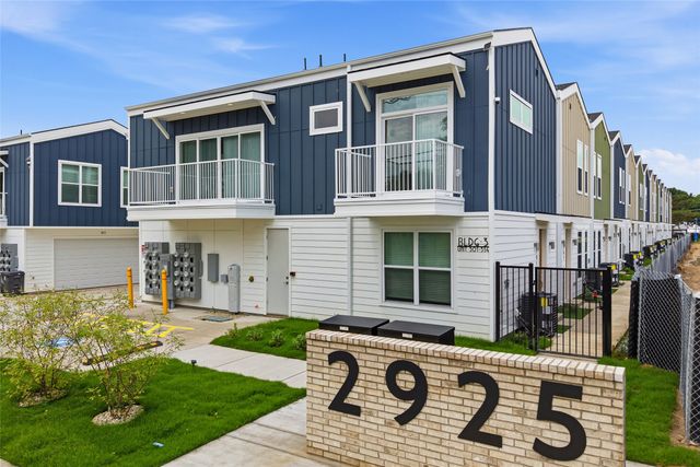 2925 Spruce Valley Lane 306, Dallas, TX 75233