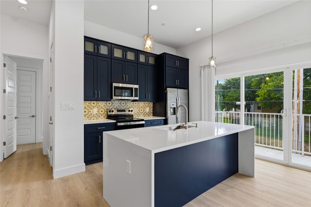 2925 Spruce Valley Lane 306, Dallas, TX 75233