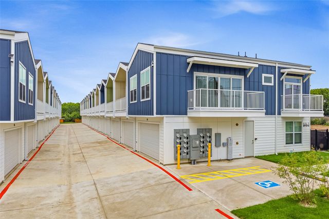 2925 Spruce Valley Lane 306, Dallas, TX 75233