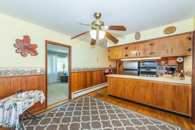 8 Shirley Ter, Kinnelon Boro, NJ 07405