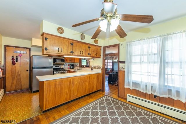 8 Shirley Ter, Kinnelon Boro, NJ 07405