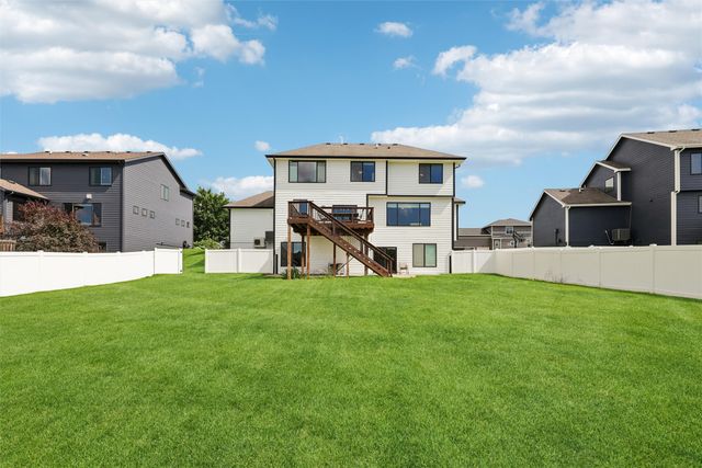 16781 Verona Hills Drive, Clive, IA 50325