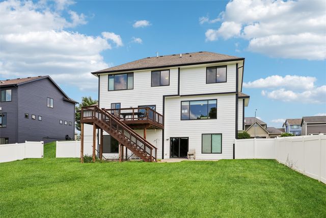 16781 Verona Hills Drive, Clive, IA 50325