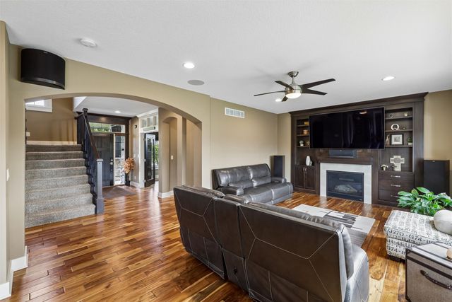16781 Verona Hills Drive, Clive, IA 50325