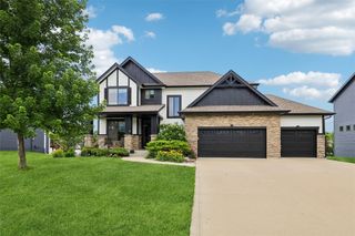 16781 Verona Hills Drive, Clive, IA 50325
