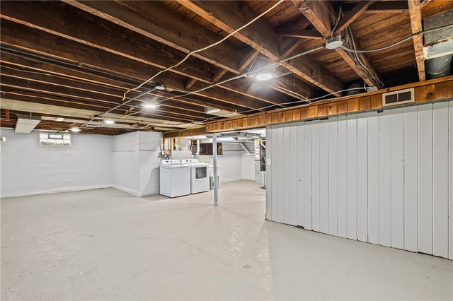 226 Barry Road, Irondequoit, NY 14617