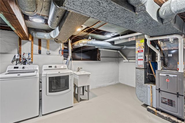 226 Barry Road, Irondequoit, NY 14617