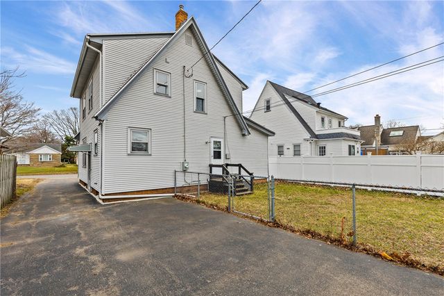 226 Barry Road, Irondequoit, NY 14617