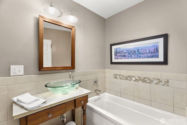 1805 NW 95th Street, Seattle, WA 98117