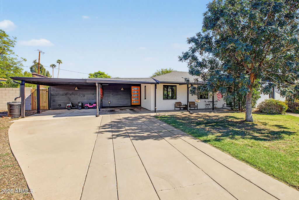 2221 N LAUREL Avenue, Phoenix, AZ 85007 — photo 2