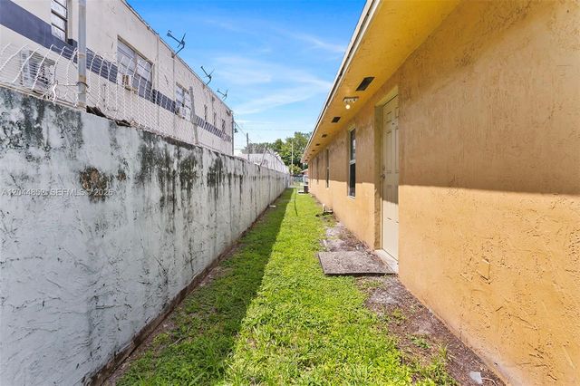812 NW 70th St, Miami, FL 33150