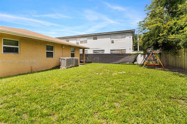 812 NW 70th St, Miami, FL 33150