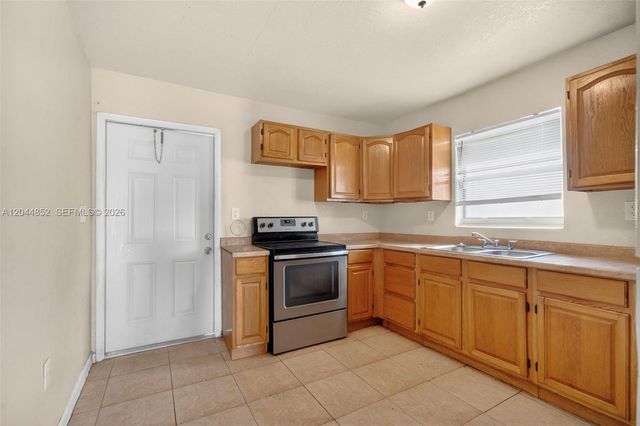 812 NW 70th St, Miami, FL 33150