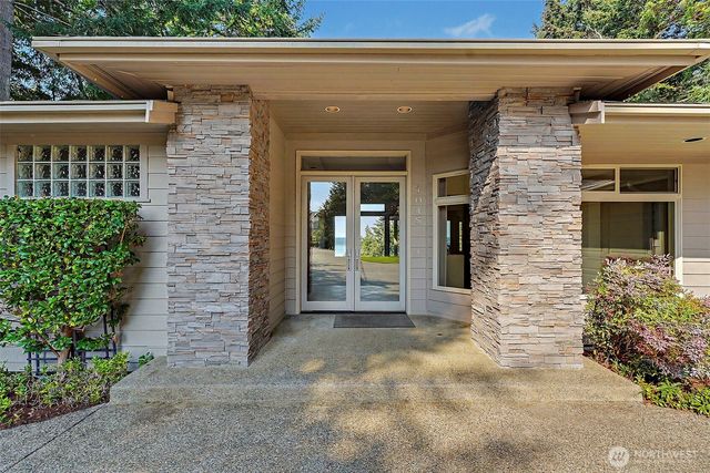 1045 Paha View Drive, Fox Island, WA 98333