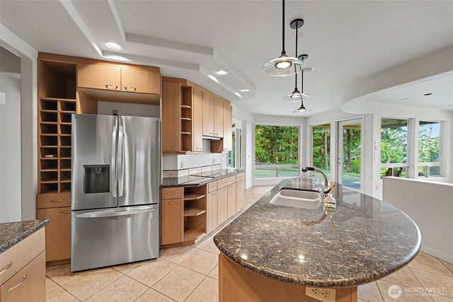 1045 Paha View Drive, Fox Island, WA 98333