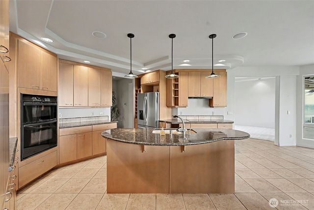 1045 Paha View Drive, Fox Island, WA 98333