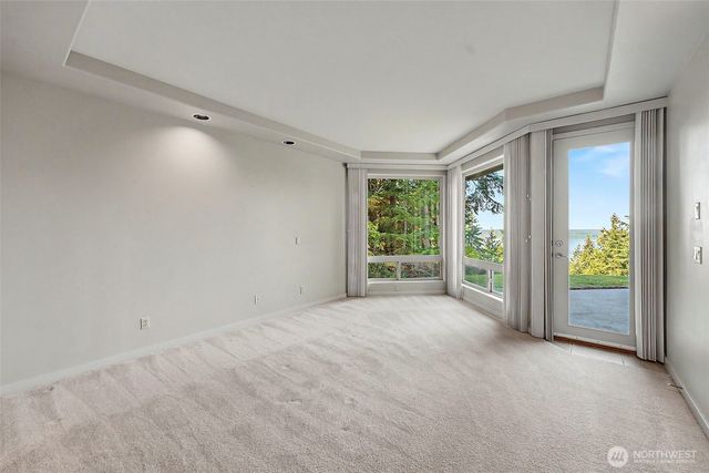 1045 Paha View Drive, Fox Island, WA 98333