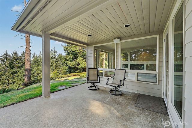 1045 Paha View Drive, Fox Island, WA 98333