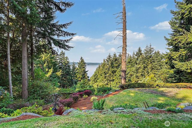 1045 Paha View Drive, Fox Island, WA 98333