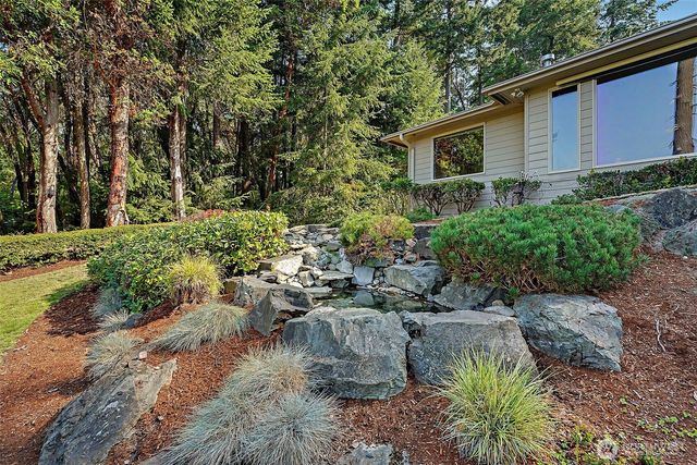 1045 Paha View Drive, Fox Island, WA 98333