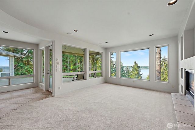 1045 Paha View Drive, Fox Island, WA 98333