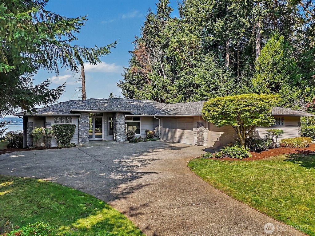 1045 Paha View Drive, Fox Island, WA 98333
