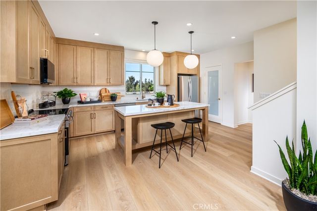 911 Estrella Road, San Marcos, CA 92078