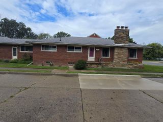 23001 Hayes Avenue, Eastpointe, MI 48021
