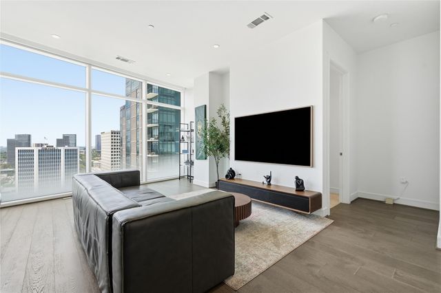 4521 San Felipe Street 1904, Houston, TX 77027