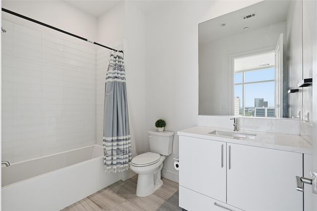 4521 San Felipe Street 1904, Houston, TX 77027