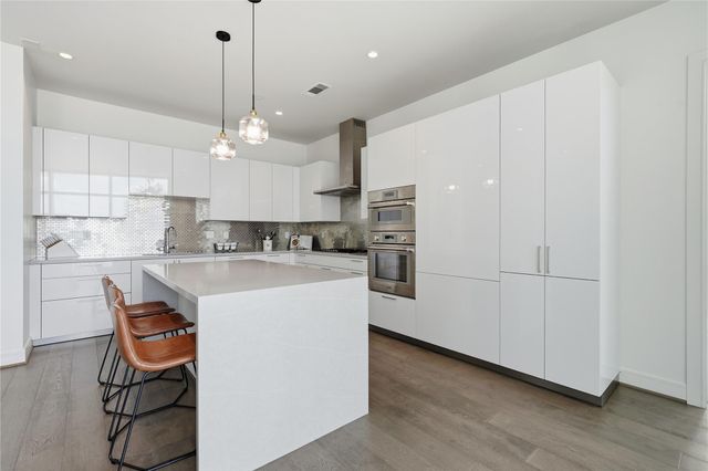 4521 San Felipe Street 1904, Houston, TX 77027