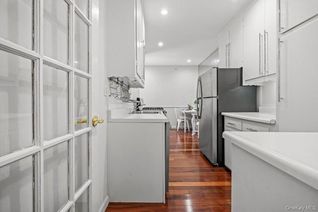 517 Riverdale 4D, Yonkers, NY 10705