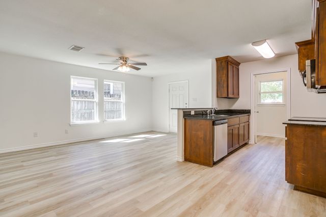 3955 Alamo Avenue, Fort Worth, TX 76107