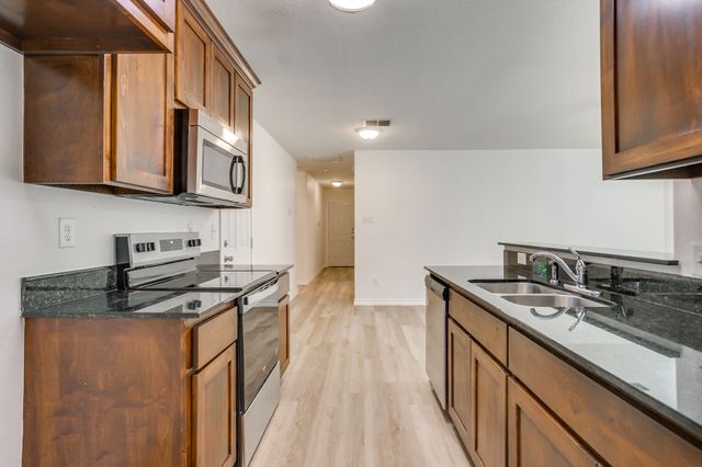 3955 Alamo Avenue, Fort Worth, TX 76107