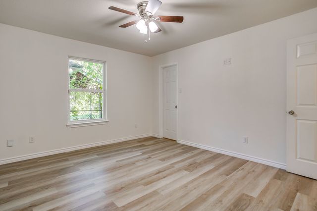 3955 Alamo Avenue, Fort Worth, TX 76107