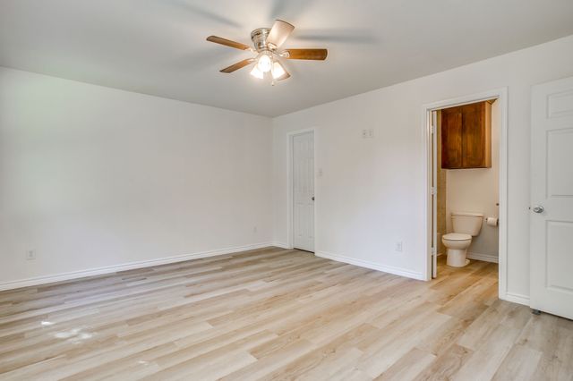 3955 Alamo Avenue, Fort Worth, TX 76107