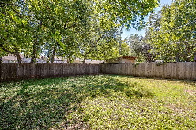 3955 Alamo Avenue, Fort Worth, TX 76107