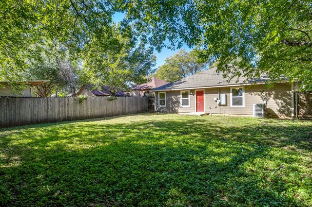3955 Alamo Avenue, Fort Worth, TX 76107